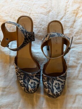 Rachel Comey Leopard Print Women's Ankle Strap Clogs size 8.5, fits like an 8